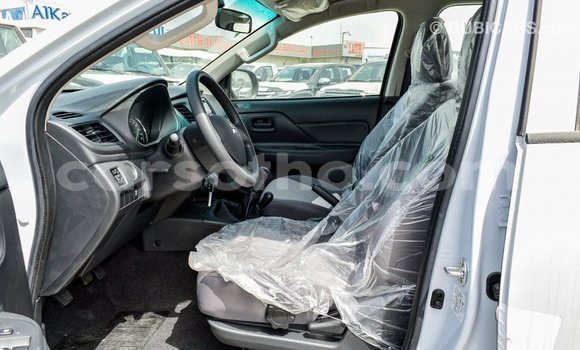 اشتري Imported Mitsubishi L200 White سيارة في Import - Dubai في Maseru اشتري Imported Mitsubishi L200 White سيارة في Import - Dubai في Maseru