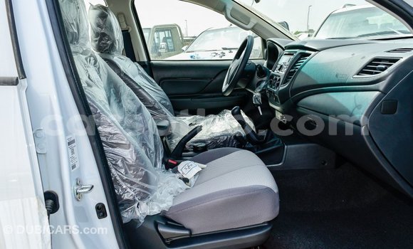 اشتري Imported Mitsubishi L200 White سيارة في Import - Dubai في Maseru اشتري Imported Mitsubishi L200 White سيارة في Import - Dubai في Maseru