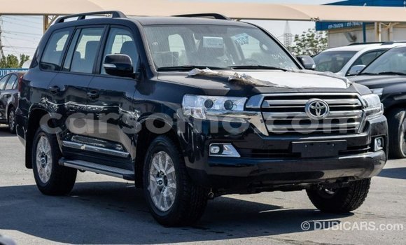 Sayi Imported Toyota Land Cruiser Black Mota in Import - Dubai a Maseru Sayi Imported Toyota Land Cruiser Black Mota in Import - Dubai a Maseru
