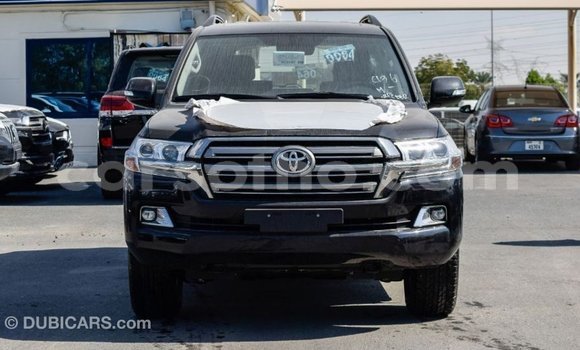 Sayi Imported Toyota Land Cruiser Black Mota in Import - Dubai a Maseru Sayi Imported Toyota Land Cruiser Black Mota in Import - Dubai a Maseru