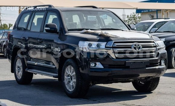 Sayi Imported Toyota Land Cruiser Black Mota in Import - Dubai a Maseru Sayi Imported Toyota Land Cruiser Black Mota in Import - Dubai a Maseru