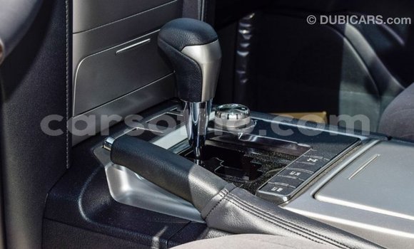 Sayi Imported Toyota Land Cruiser Black Mota in Import - Dubai a Maseru Sayi Imported Toyota Land Cruiser Black Mota in Import - Dubai a Maseru