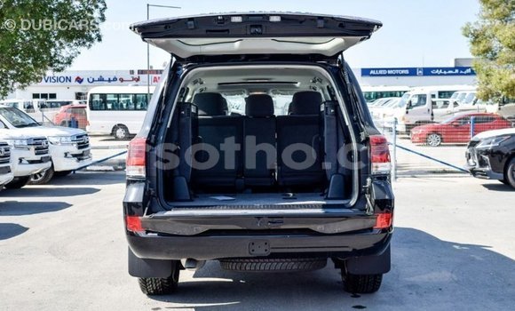 Sayi Imported Toyota Land Cruiser Black Mota in Import - Dubai a Maseru Sayi Imported Toyota Land Cruiser Black Mota in Import - Dubai a Maseru
