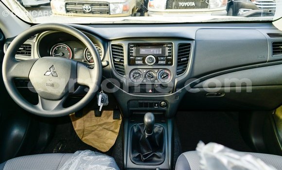 اشتري Imported Mitsubishi L200 White سيارة في Import - Dubai في Maseru اشتري Imported Mitsubishi L200 White سيارة في Import - Dubai في Maseru