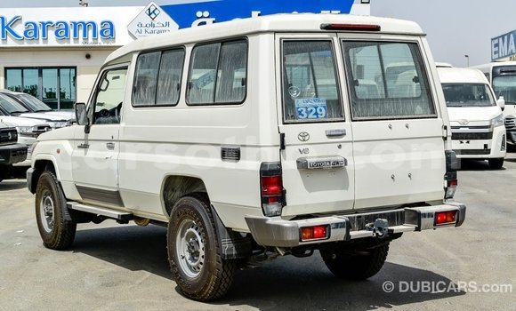Acheter Import Voiture Toyota Land Cruiser Blanc à Import - Dubai, Maseru Acheter Import Voiture Toyota Land Cruiser Blanc à Import - Dubai, Maseru