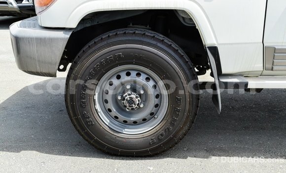 Acheter Import Voiture Toyota Land Cruiser Blanc à Import - Dubai, Maseru Acheter Import Voiture Toyota Land Cruiser Blanc à Import - Dubai, Maseru