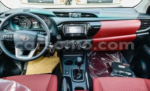 اشتري Imported Toyota Hilux White سيارة في Import - Dubai في Maseru اشتري Imported Toyota Hilux White سيارة في Import - Dubai في Maseru