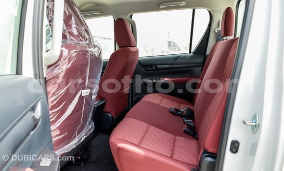 اشتري Imported Toyota Hilux White سيارة في Import - Dubai في Maseru اشتري Imported Toyota Hilux White سيارة في Import - Dubai في Maseru