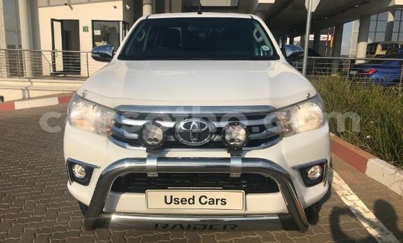 اشتري مستعمل Toyota Hilux White سيارة في Maseru في Maseru اشتري مستعمل Toyota Hilux White سيارة في Maseru في Maseru