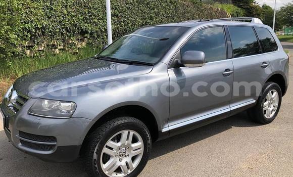 Acheter Occasion Voiture Volkswagen Touareg Gris à Roma, Maseru Acheter Occasion Voiture Volkswagen Touareg Gris à Roma, Maseru