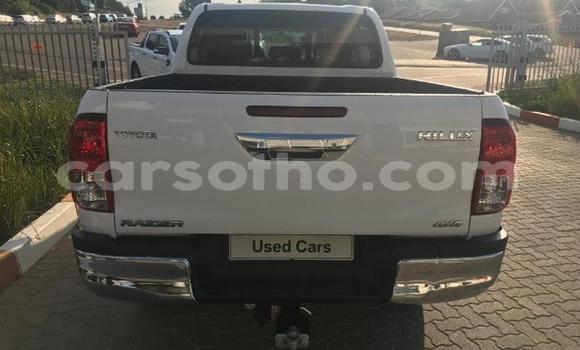 اشتري مستعمل Toyota Hilux White سيارة في Maseru في Maseru اشتري مستعمل Toyota Hilux White سيارة في Maseru في Maseru
