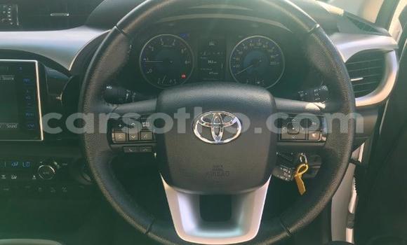 اشتري مستعمل Toyota Hilux White سيارة في Maseru في Maseru اشتري مستعمل Toyota Hilux White سيارة في Maseru في Maseru