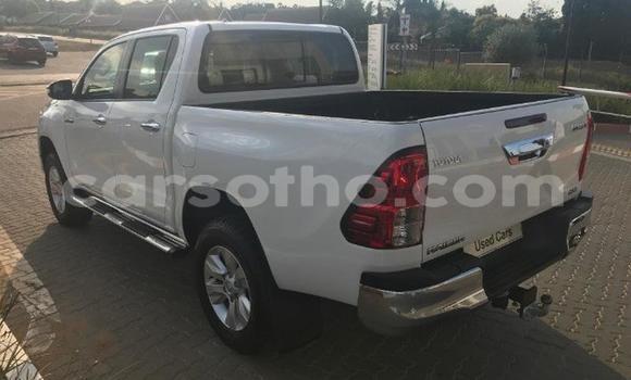 اشتري مستعمل Toyota Hilux White سيارة في Maseru في Maseru اشتري مستعمل Toyota Hilux White سيارة في Maseru في Maseru