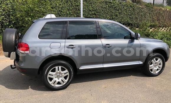 Acheter Occasion Voiture Volkswagen Touareg Gris à Roma, Maseru Acheter Occasion Voiture Volkswagen Touareg Gris à Roma, Maseru