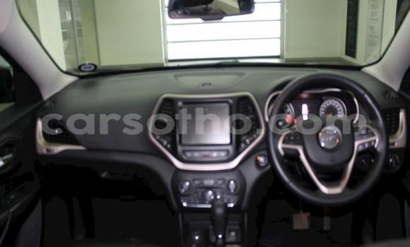 Sayi Na hannu Jeep Cherokee Black Mota in Maseru a Maseru Sayi Na hannu Jeep Cherokee Black Mota in Maseru a Maseru