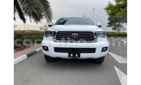 Acheter Import Voiture Toyota Sequoia Blanc à Import - Dubai, Maseru Acheter Import Voiture Toyota Sequoia Blanc à Import - Dubai, Maseru