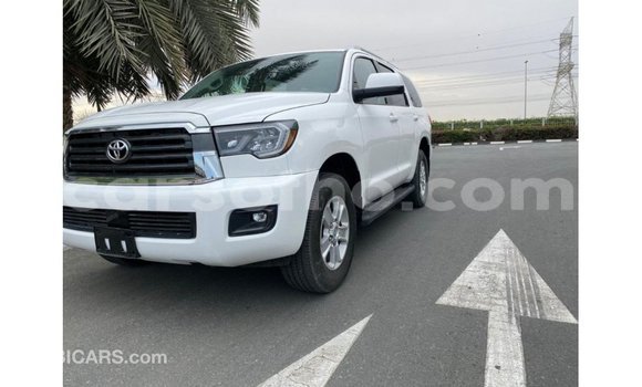 Acheter Import Voiture Toyota Sequoia Blanc à Import - Dubai, Maseru Acheter Import Voiture Toyota Sequoia Blanc à Import - Dubai, Maseru