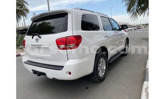 Acheter Import Voiture Toyota Sequoia Blanc à Import - Dubai, Maseru Acheter Import Voiture Toyota Sequoia Blanc à Import - Dubai, Maseru