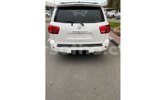 Acheter Import Voiture Toyota Sequoia Blanc à Import - Dubai, Maseru Acheter Import Voiture Toyota Sequoia Blanc à Import - Dubai, Maseru