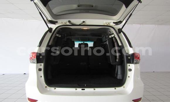 Acheter Occasion Voiture Toyota Fortuner Blanc à Maseru, Maseru Acheter Occasion Voiture Toyota Fortuner Blanc à Maseru, Maseru