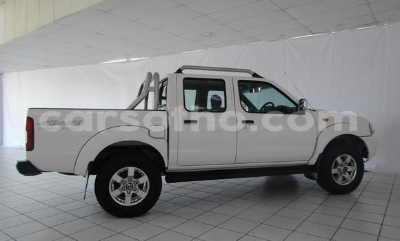 Sayi Na hannu Nissan NP 300 White Mota in Maseru a Maseru Sayi Na hannu Nissan NP 300 White Mota in Maseru a Maseru