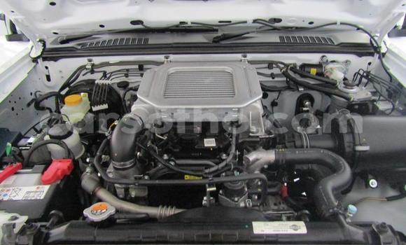 Sayi Na hannu Nissan NP 300 White Mota in Maseru a Maseru Sayi Na hannu Nissan NP 300 White Mota in Maseru a Maseru