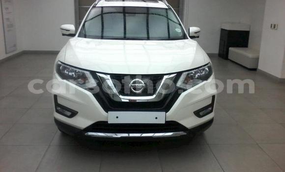 Sayi Na hannu Nissan X–Trail White Mota in Maseru a Maseru Sayi Na hannu Nissan X–Trail White Mota in Maseru a Maseru