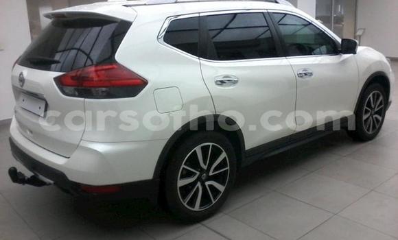 Sayi Na hannu Nissan X–Trail White Mota in Maseru a Maseru Sayi Na hannu Nissan X–Trail White Mota in Maseru a Maseru