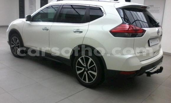 Sayi Na hannu Nissan X–Trail White Mota in Maseru a Maseru Sayi Na hannu Nissan X–Trail White Mota in Maseru a Maseru