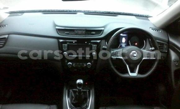 Sayi Na hannu Nissan X–Trail White Mota in Maseru a Maseru Sayi Na hannu Nissan X–Trail White Mota in Maseru a Maseru