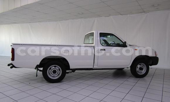 Acheter Occasion Voiture Nissan NP 300 Blanc à Maseru, Maseru Acheter Occasion Voiture Nissan NP 300 Blanc à Maseru, Maseru