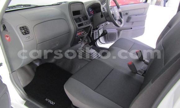 Acheter Occasion Voiture Nissan NP 300 Blanc à Maseru, Maseru Acheter Occasion Voiture Nissan NP 300 Blanc à Maseru, Maseru