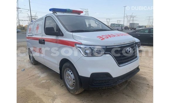 Sayi Imported Hyundai Accent White Mota in Import - Dubai a Maseru Sayi Imported Hyundai Accent White Mota in Import - Dubai a Maseru