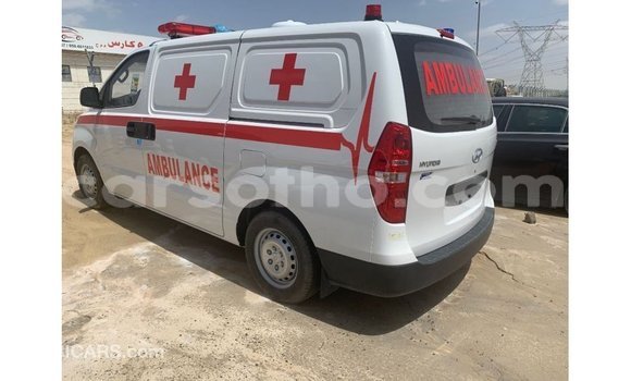 Sayi Imported Hyundai Accent White Mota in Import - Dubai a Maseru Sayi Imported Hyundai Accent White Mota in Import - Dubai a Maseru