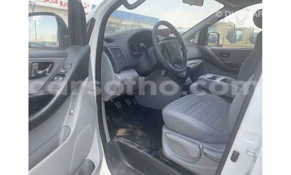 Sayi Imported Hyundai Accent White Mota in Import - Dubai a Maseru Sayi Imported Hyundai Accent White Mota in Import - Dubai a Maseru