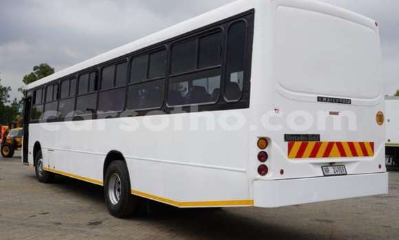 اشتري مستعمل Mercedes-Benz 200 White سيارة في Maseru في Maseru اشتري مستعمل Mercedes-Benz 200 White سيارة في Maseru في Maseru