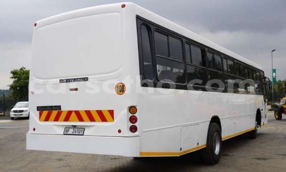 اشتري مستعمل Mercedes-Benz 200 White سيارة في Maseru في Maseru اشتري مستعمل Mercedes-Benz 200 White سيارة في Maseru في Maseru