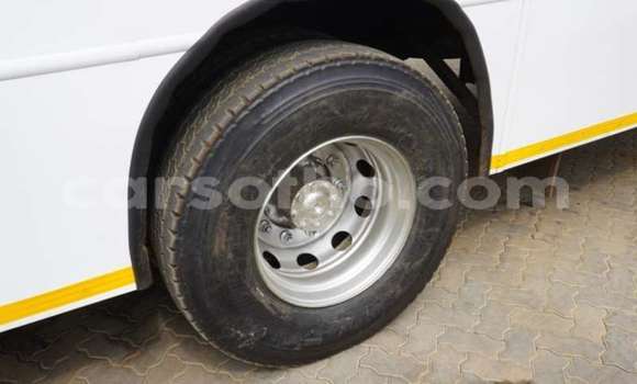 اشتري مستعمل Mercedes-Benz 200 White سيارة في Maseru في Maseru اشتري مستعمل Mercedes-Benz 200 White سيارة في Maseru في Maseru