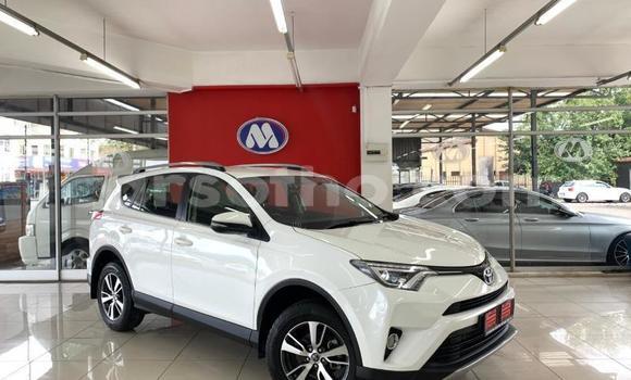 Acheter Occasion Voiture Toyota RAV4 Blanc à Maseru, Maseru Acheter Occasion Voiture Toyota RAV4 Blanc à Maseru, Maseru
