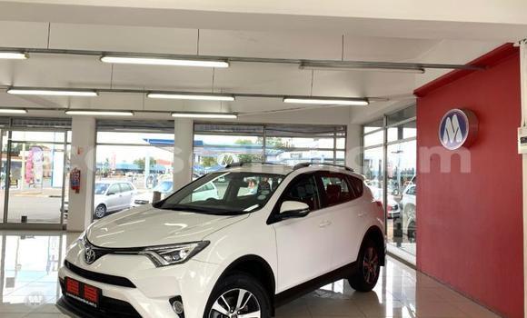 Acheter Occasion Voiture Toyota RAV4 Blanc à Maseru, Maseru Acheter Occasion Voiture Toyota RAV4 Blanc à Maseru, Maseru