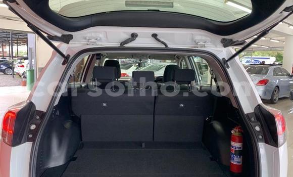 Acheter Occasion Voiture Toyota RAV4 Blanc à Maseru, Maseru Acheter Occasion Voiture Toyota RAV4 Blanc à Maseru, Maseru