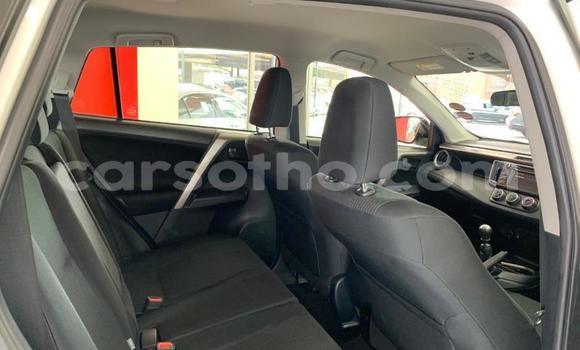 Acheter Occasion Voiture Toyota RAV4 Blanc à Maseru, Maseru Acheter Occasion Voiture Toyota RAV4 Blanc à Maseru, Maseru