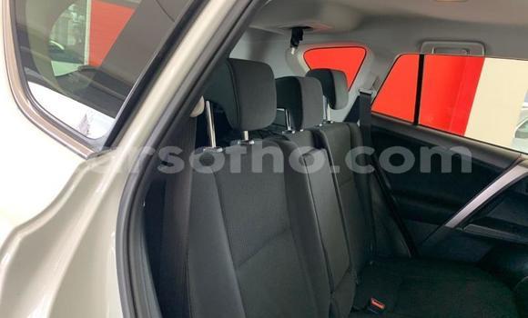 Acheter Occasion Voiture Toyota RAV4 Blanc à Maseru, Maseru Acheter Occasion Voiture Toyota RAV4 Blanc à Maseru, Maseru