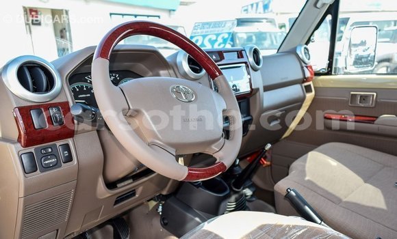 اشتري Imported Toyota Land Cruiser Beige سيارة في Import - Dubai في Maseru اشتري Imported Toyota Land Cruiser Beige سيارة في Import - Dubai في Maseru