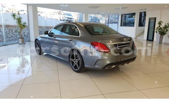 Sayi Na hannu Mercedes Viano Blue Mota in Butha Buthe a Butha-Buthe