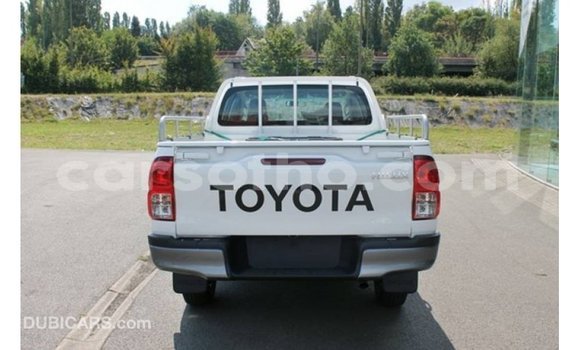 Acheter Import Voiture Toyota Hilux Blanc à Import - Dubai, Maseru Acheter Import Voiture Toyota Hilux Blanc à Import - Dubai, Maseru