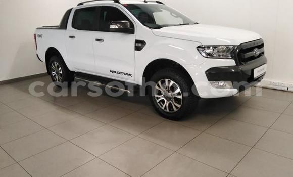 Sayi Na hannu Ford Ranger White Mota in Maseru a Maseru Sayi Na hannu Ford Ranger White Mota in Maseru a Maseru