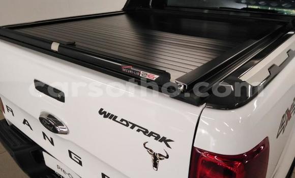 Sayi Na hannu Ford Ranger White Mota in Maseru a Maseru Sayi Na hannu Ford Ranger White Mota in Maseru a Maseru