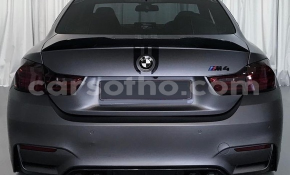 Sayi Na hannu BMW M4 Black Mota in Roma a Maseru Sayi Na hannu BMW M4 Black Mota in Roma a Maseru