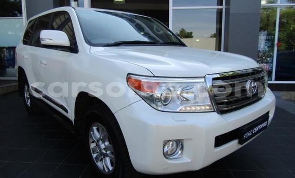 Sayi Na hannu Toyota Land Cruiser White Mota in Maseru a Maseru Sayi Na hannu Toyota Land Cruiser White Mota in Maseru a Maseru